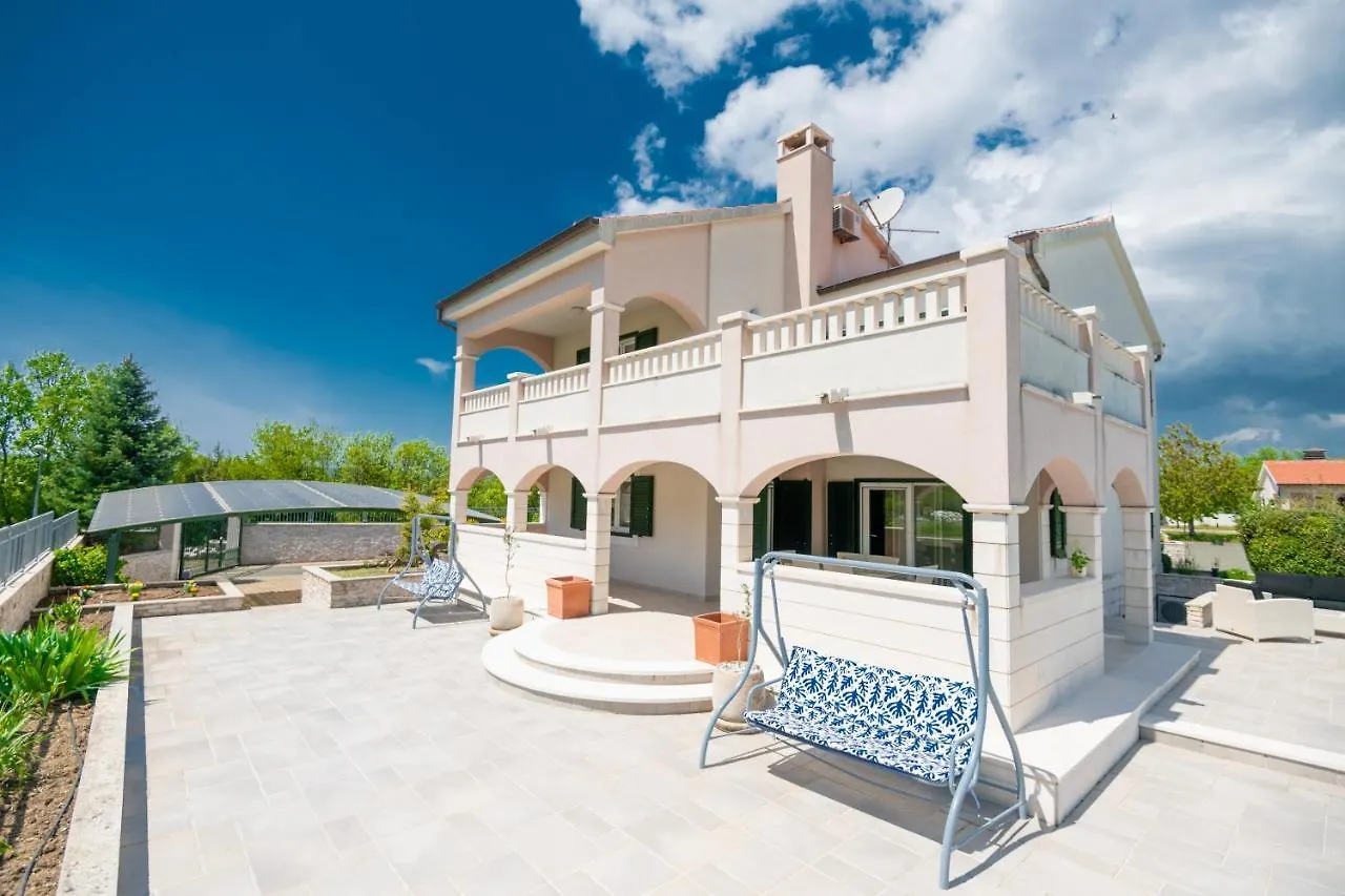 Villa Residence Nada Gornji Seget Croatia